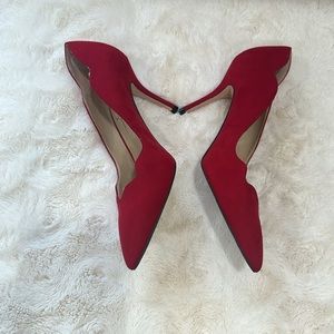 Jessica Simpson scalloped edge,  red,  faux suede pumps. Size 9/40. 3 inch heel.